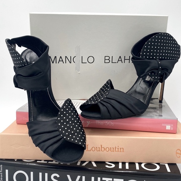 Manolo Blahnik • “Bimba Pois” BW Heels - Picture 4 of 16